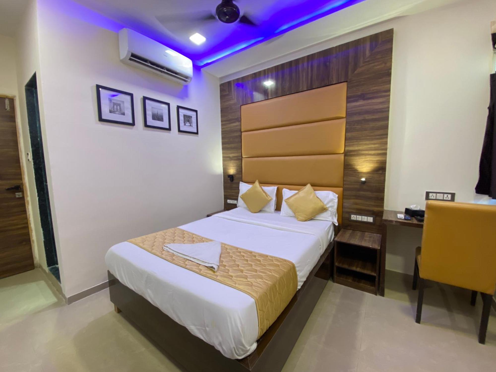 Hotel Blue Wellington - Near Mumbai Airport Bombaim Exterior foto